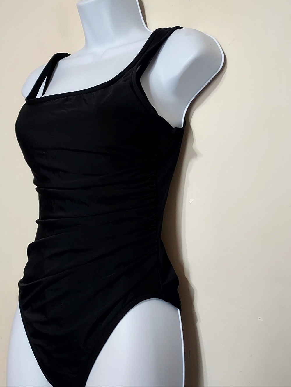 Miraclesuit Black Square Neck One-Piece Wired  Swimsuit with Side Ruching Sz-8 - Picture 2 of 11